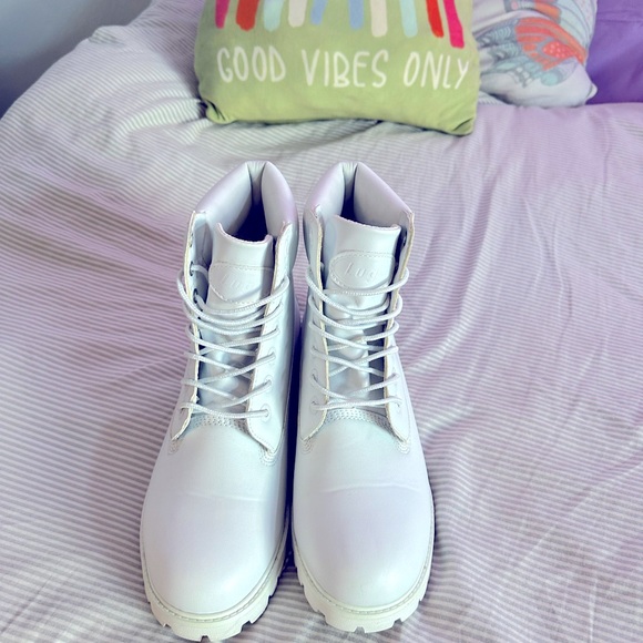 ⭐️LUGZ BOOTS, Sz. 10/41, White Leather, So Cute for the Cold!! EUC! ❄️ - Picture 4 of 15